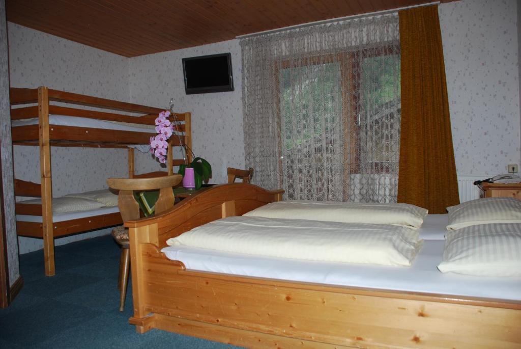 Pension Baeuerle Heiligenblut Kamer foto