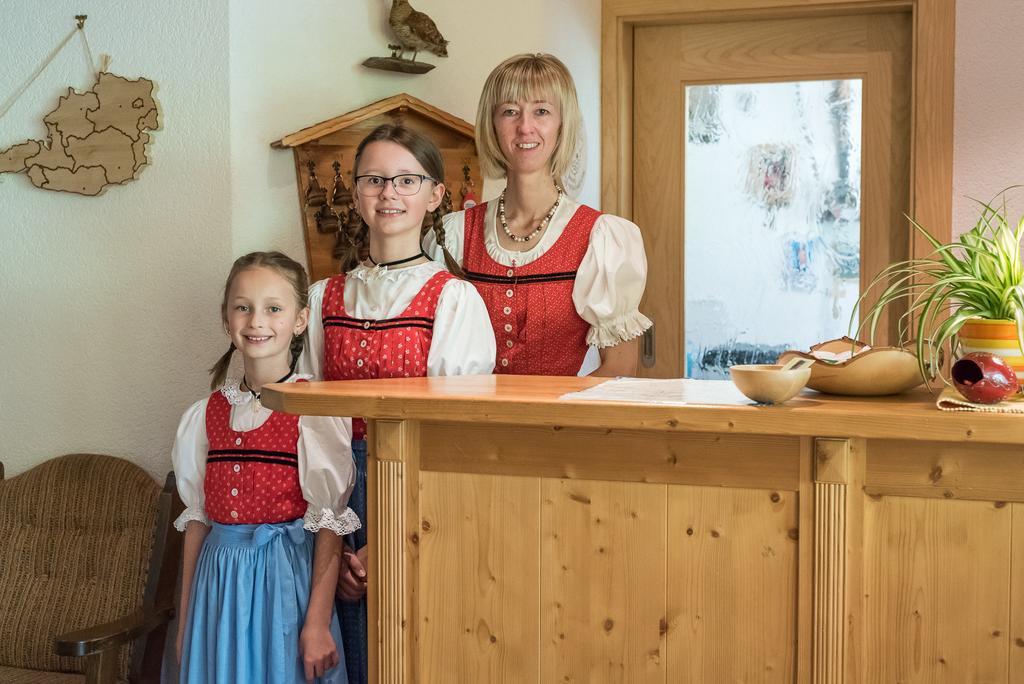 Pension Baeuerle Heiligenblut Buitenkant foto